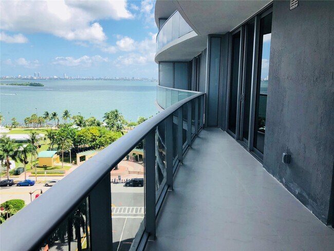 Building Photo - 488 NE 18th St