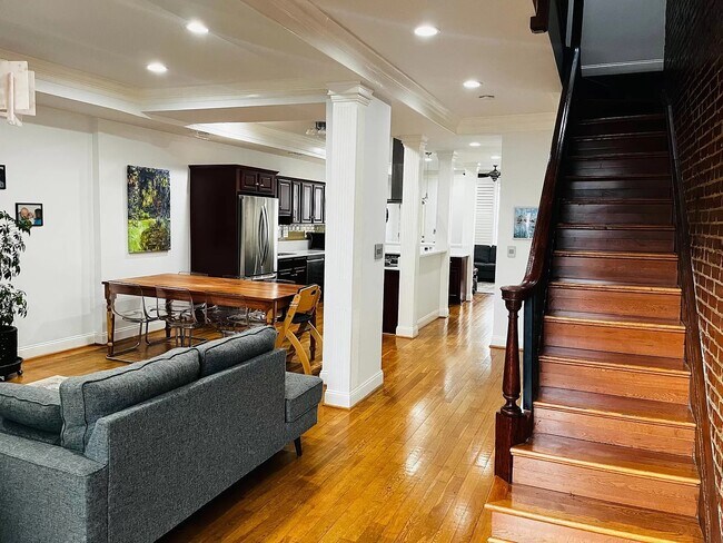 Foto del edificio - 125 Thomas St NW