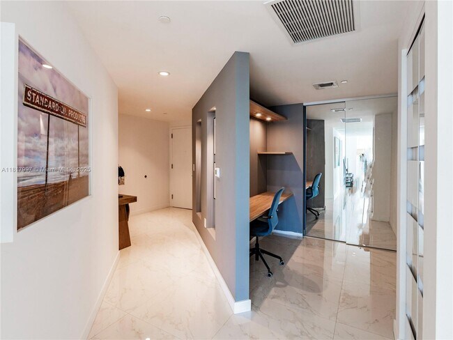 Building Photo - 1300 S Miami Ave