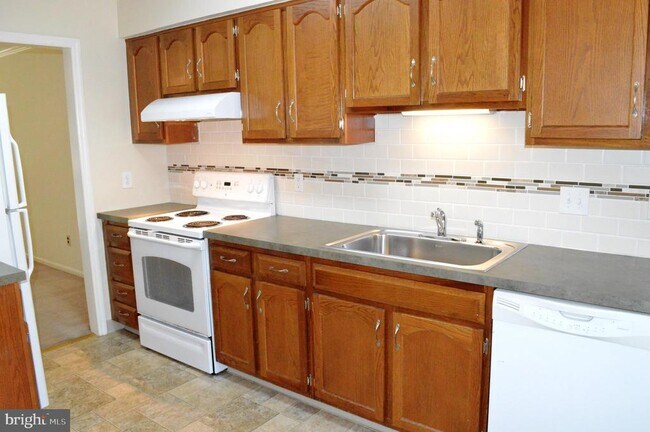 Foto del edificio - 422 Briar Creek Dr