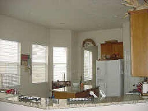 Building Photo - 38 Ivy Garden St