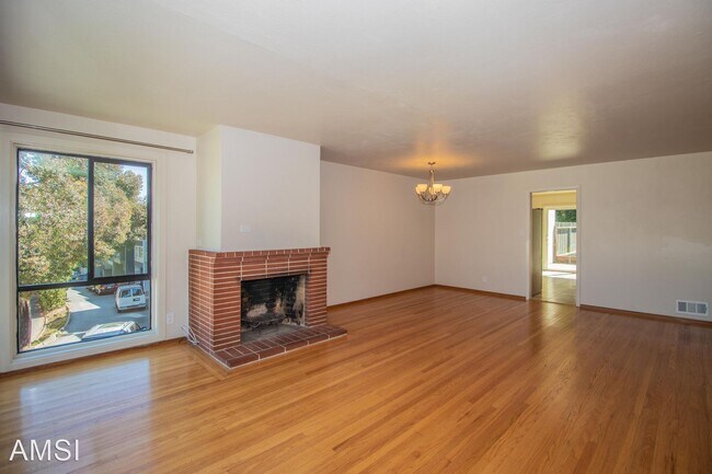 Foto del edificio - 4 br, 3 bath House - 288 Marietta Drive