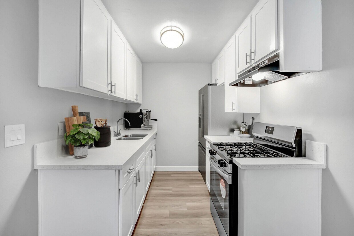 Sepulveda Landmark Alquileres en North Hills, CA