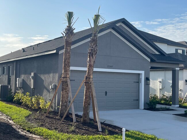 Building Photo - 15249 Shady Palms Ln