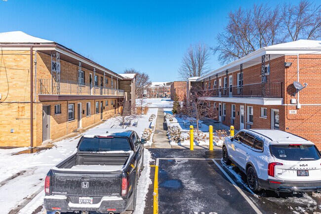 Entrada - Douglas Avenue Apartments