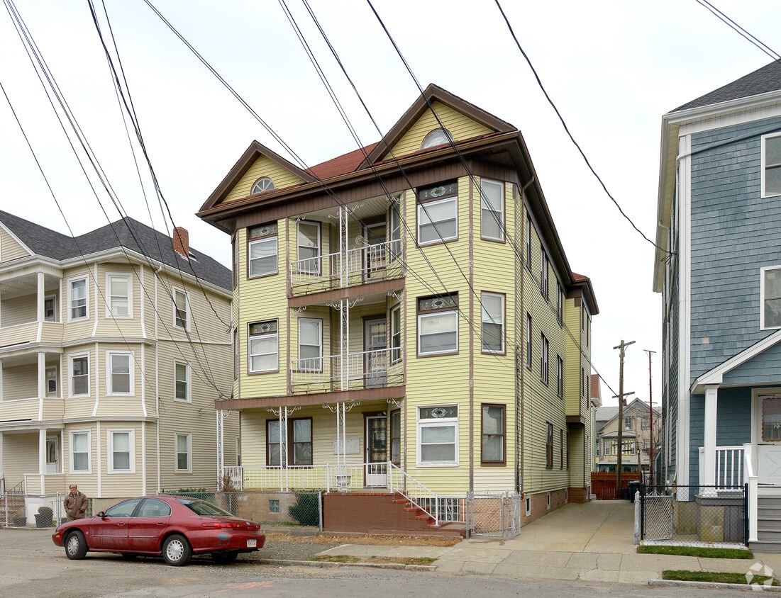 Building Photo - 25 Fair St