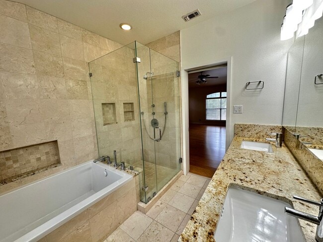 Building Photo - 6 Morgans Bluff