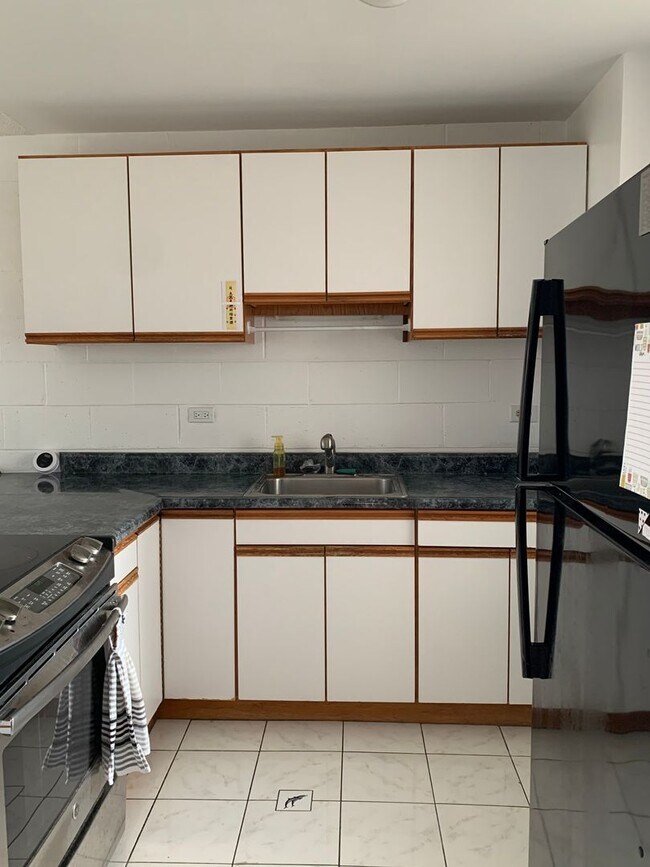 Foto del edificio - Convenient One Bedroom in Salt Lake, Secti...