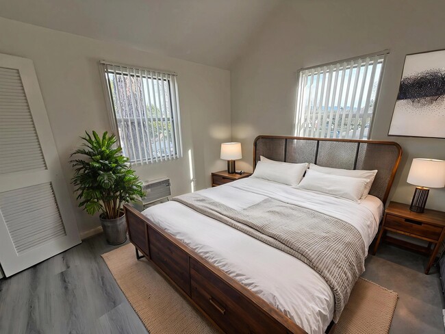 Foto del edificio - 4530 Whitsett Ave