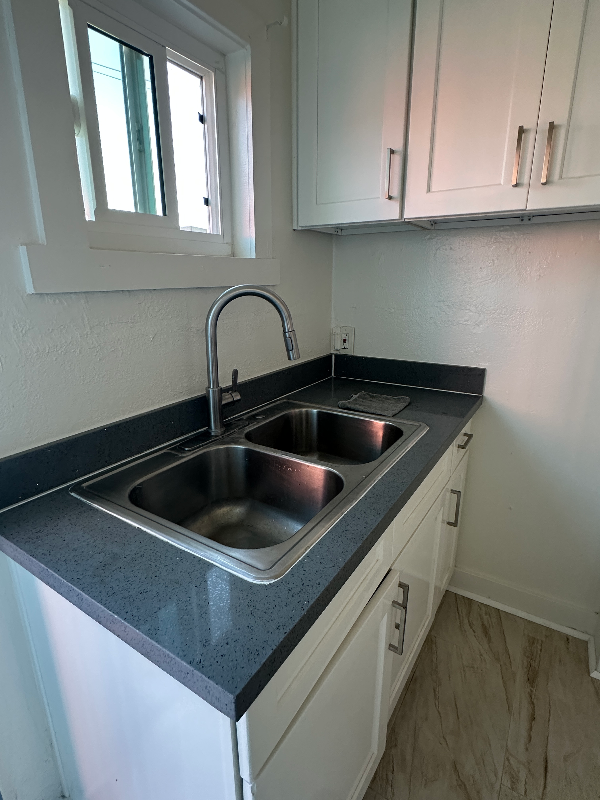 Foto del edificio - 1709 W 25th St