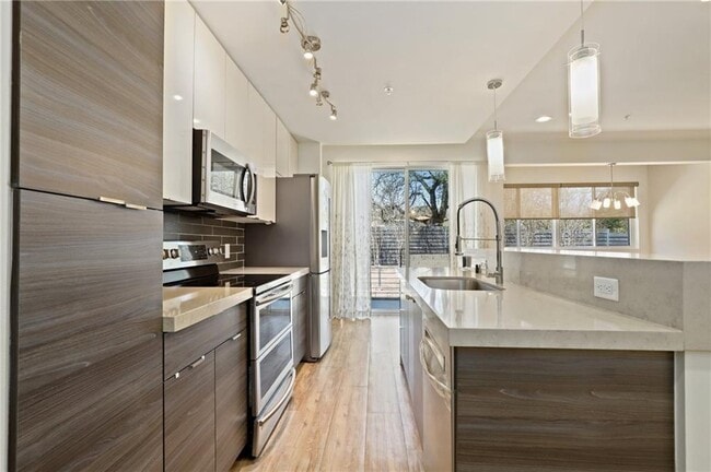 Foto del edificio - 604 N Bluff Dr