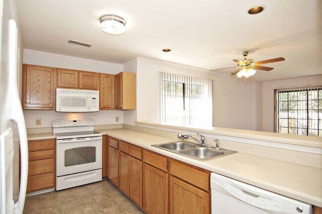 Building Photo - 1733 S 41st St