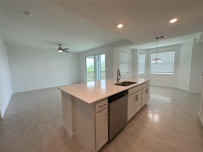 Building Photo - 14131 Heritage Landing Blvd