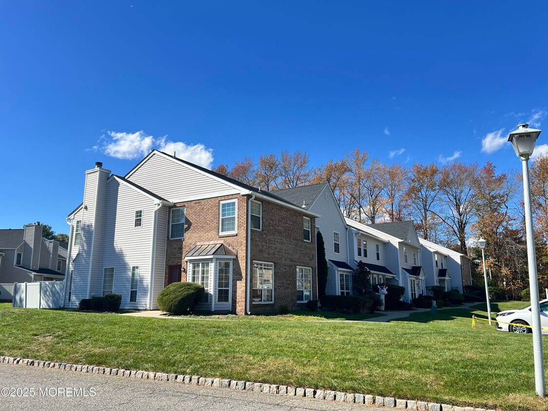 Foto principal - 284 Fairfield Pl