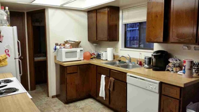 Foto del edificio - 2124 27th Ave Ct