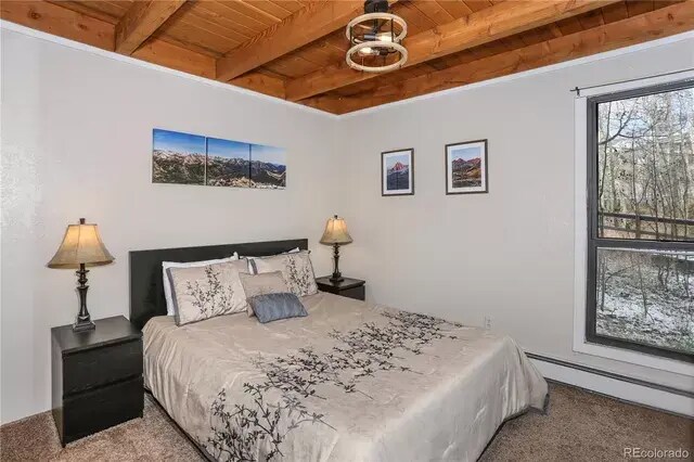 Dormitorio 2 - 8100 Ryan Gulch Rd