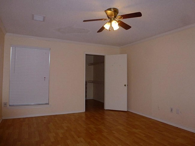 Building Photo - 6450 Alisa Ln