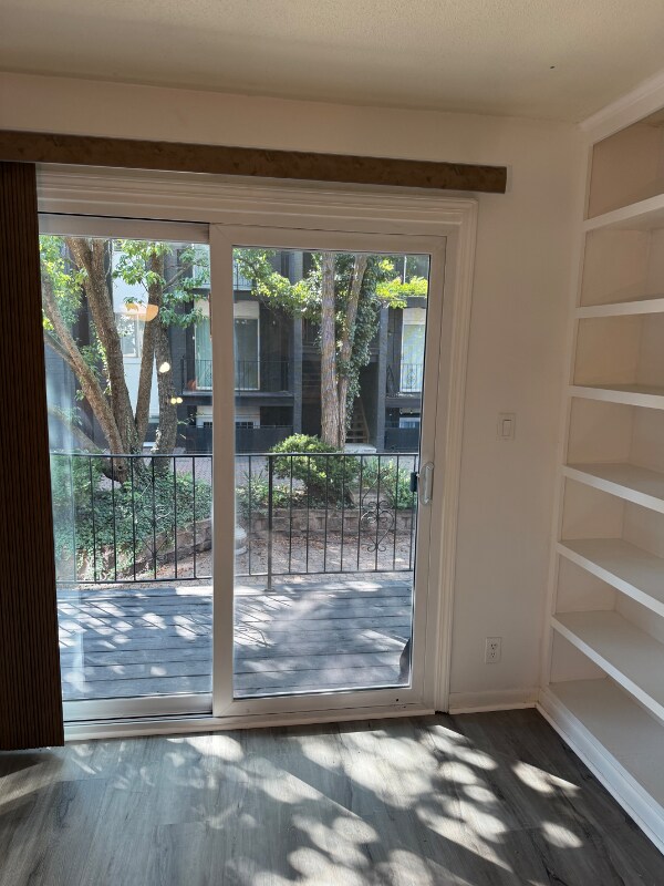 Foto del edificio - 807 W 40th St