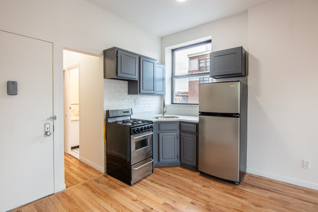 Primary Photo - 2281 1st Avenue