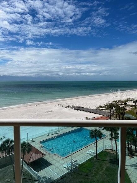 Foto del edificio - 880 Mandalay Ave