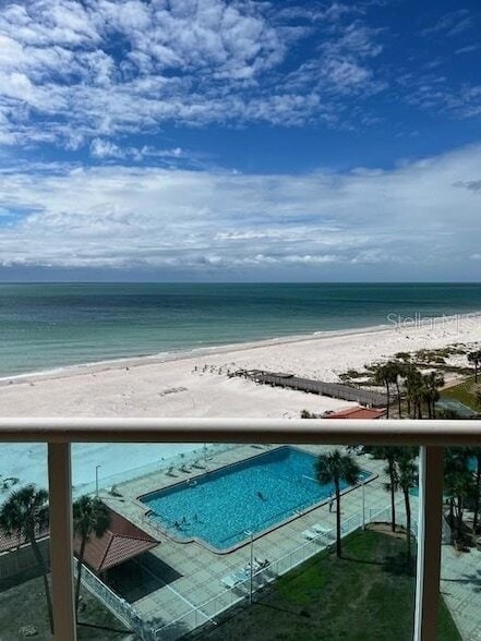 Building Photo - 880 Mandalay Ave