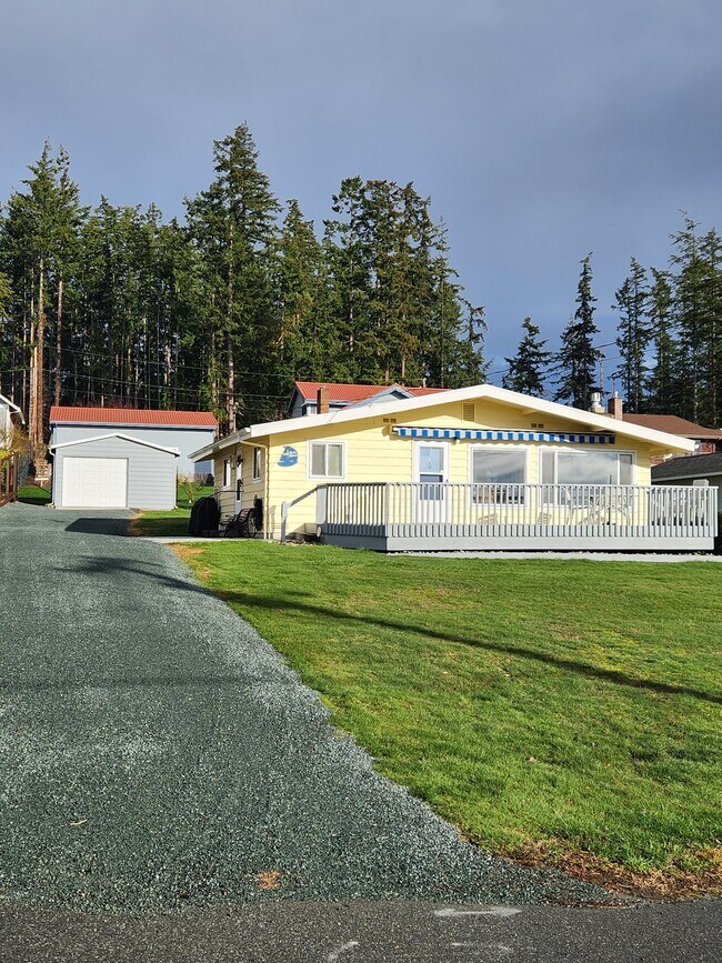 5559 Mutiny Sands Rd, Freeland, WA 98249 House Rental in Freeland, WA