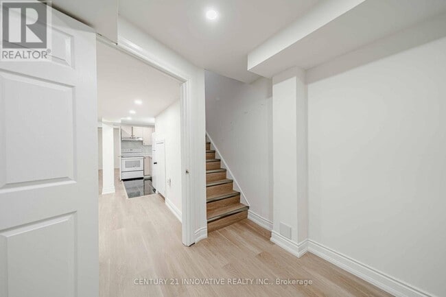 Building Photo - 1524 Avonmore Square