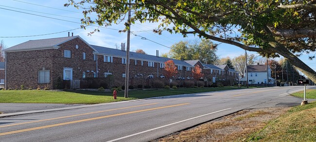 Building Photo - Colonial Colony