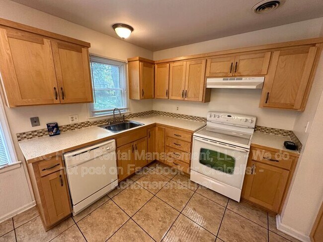 Foto del edificio - 5911 Farley Ave