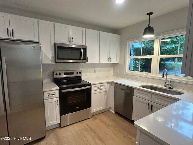 Foto del edificio - 4929 Oleander Dr