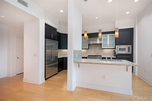 Building Photo - 402 Rockefeller