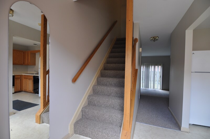 Building Photo - 206 Roundhouse Ct