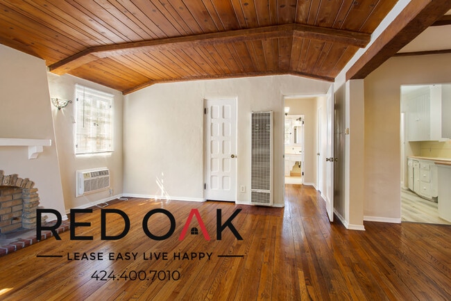Building Photo - Gorgeous 1 Bedroom with Natural Light, Har...