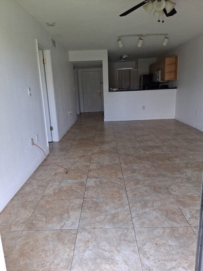 Building Photo - 9829 Nob Hill Ln
