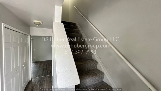 Building Photo - 943 Vincent-