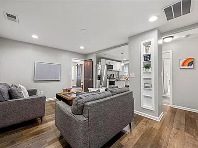 Foto del edificio - 2176 Pansy St NW