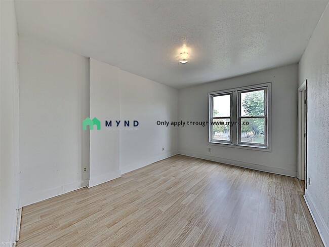 Foto del edificio - 3 br, 1.5 bath  - 411 S Toppenish Ave Apt 2