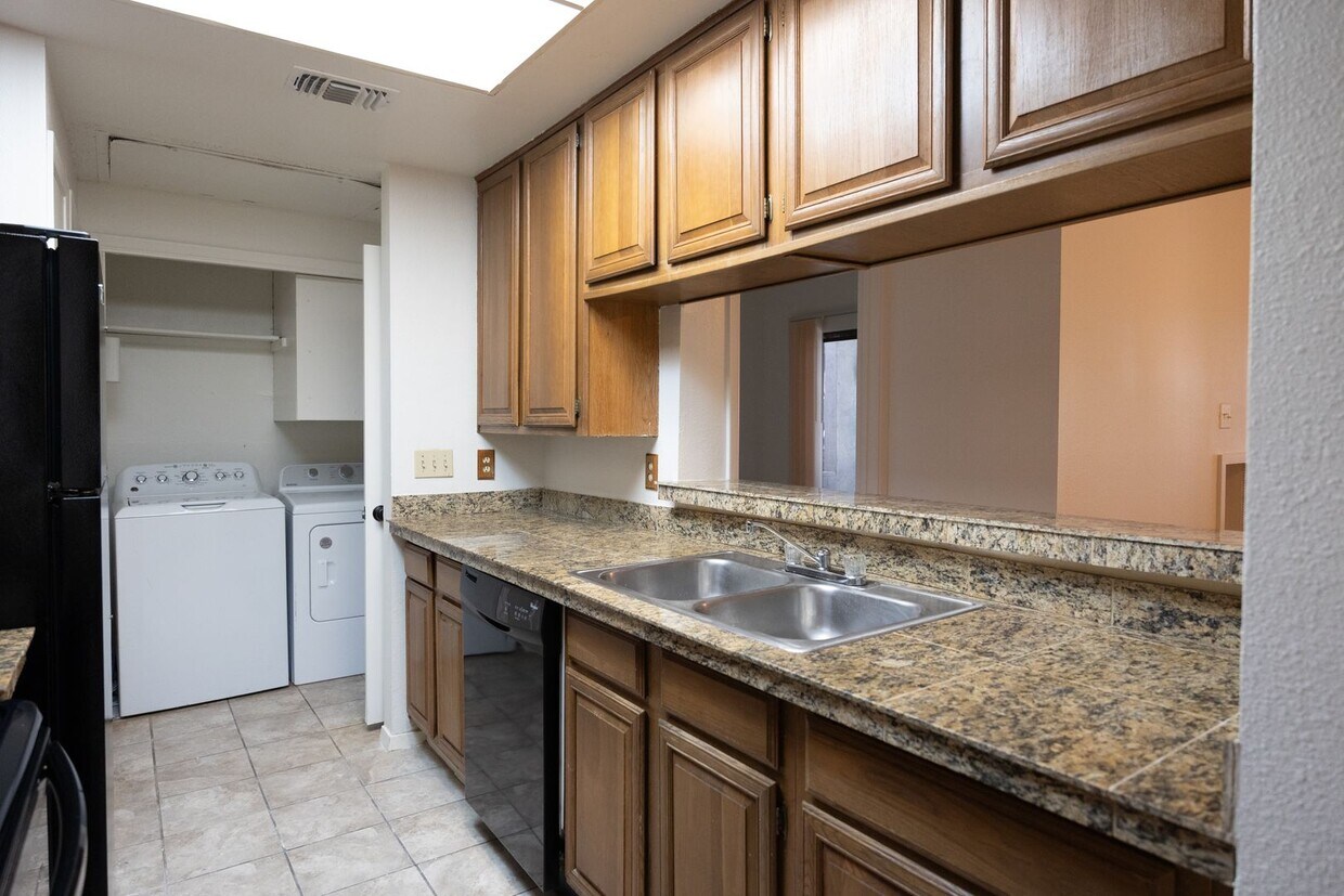 Foto principal - PRE-LEASE 2025/2026: Optimal location with...