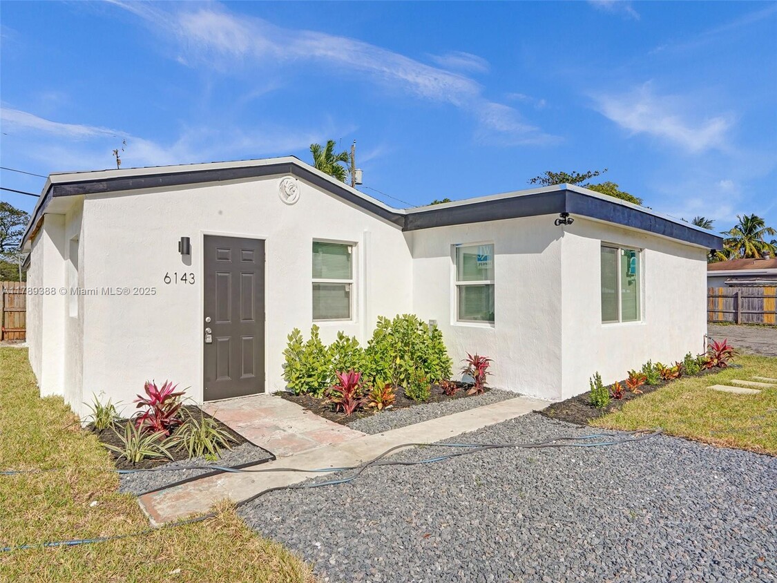 Foto principal - 6147 SW 40th St