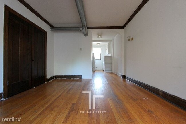 Building Photo - 3618 N Marshfield Ave
