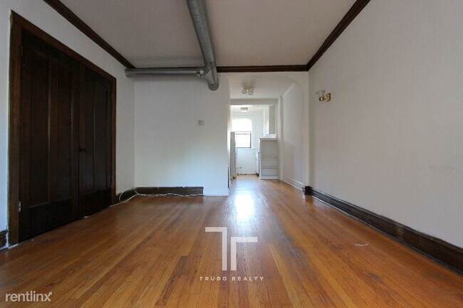 Foto del edificio - 3618 N Marshfield Ave