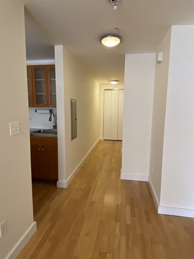Foto del edificio - 222 Montgomery St