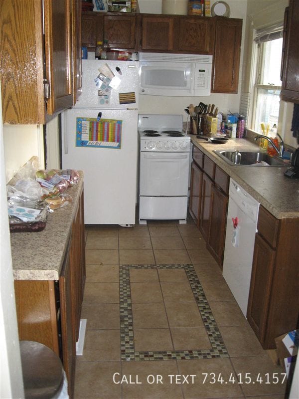 Building Photo - 504 Benjamin St