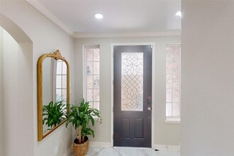 Building Photo - 6222 Skyline Dr