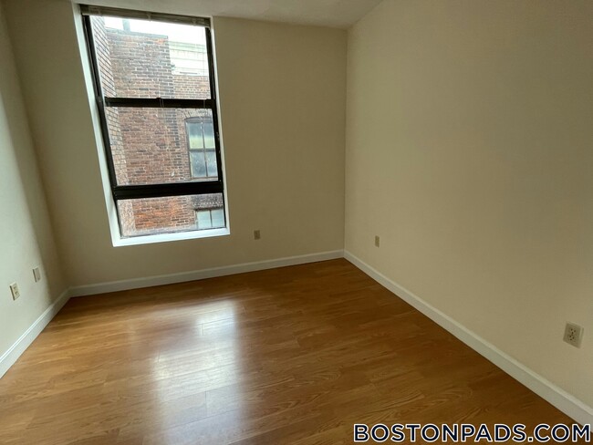 Building Photo - 81 Essex St