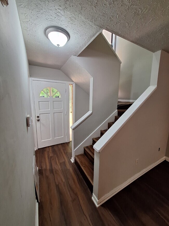 Building Photo - 3447 Cobbs Ferry Dr