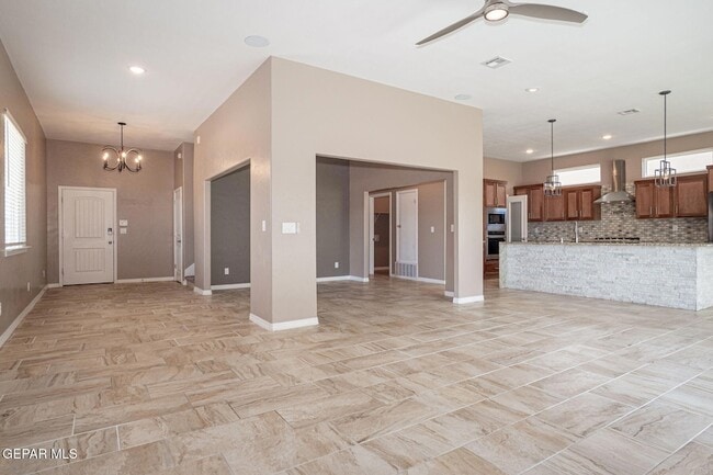 Foto del edificio - 2241 Tierra Delmonte Dr