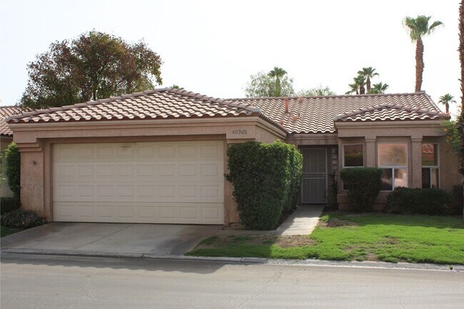 Foto del edificio - Located in the beautiful Golden Sun Estates!