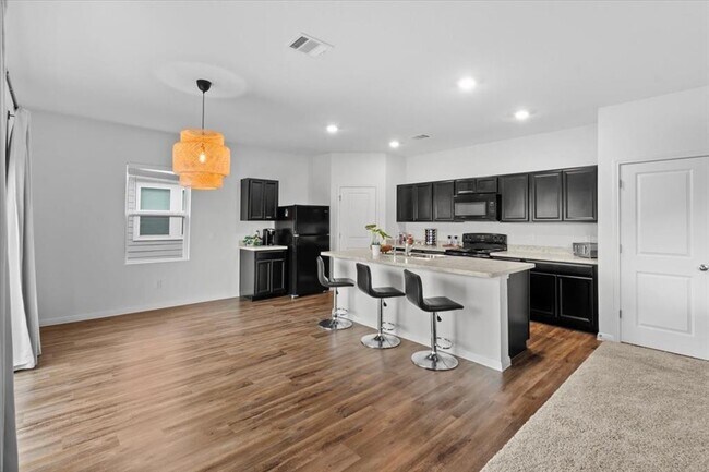 Foto del edificio - 308 Shiro Dr