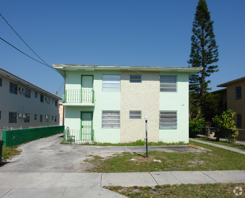 Foto principal - 1627 NW 1st St